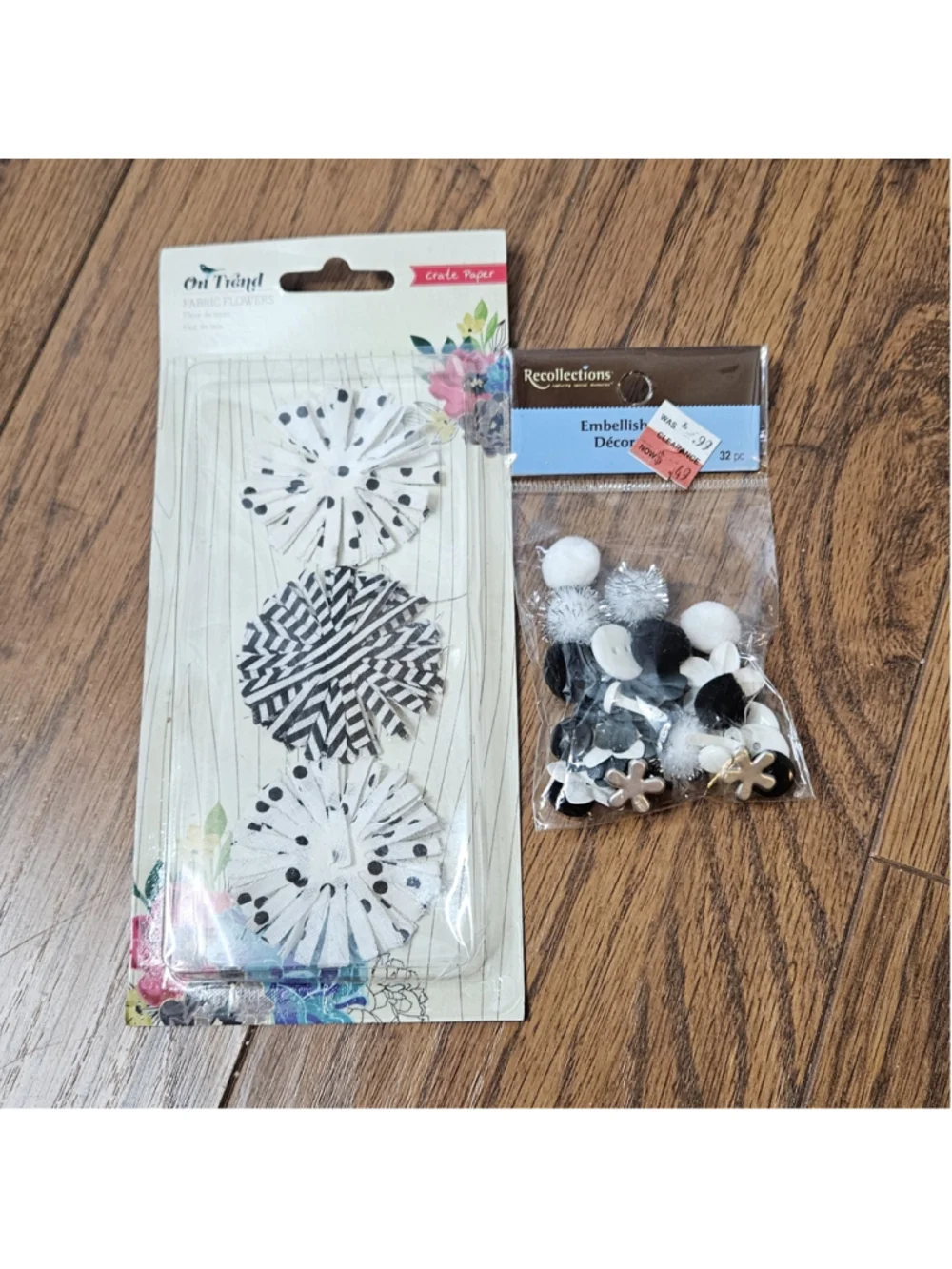 Scrapbook/Craft Lot Embellishments Flowers Brads Buttons New